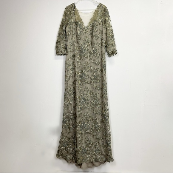 NEW Tadashi Shoji Gown Dress Womens 16 Gray Floral Corded Embroidered Lace NWOT - Picture 1 of 13